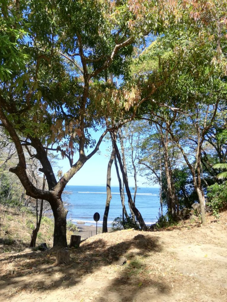 Access to Beach Los Islotes